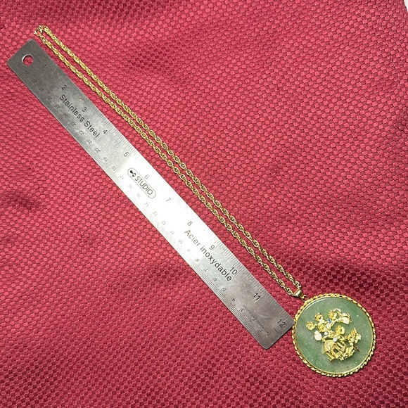 Vintage Genuine Large Jadeite Jade Pendant With Gold Frame & 3D Opals and Gems - Picture 14 of 14